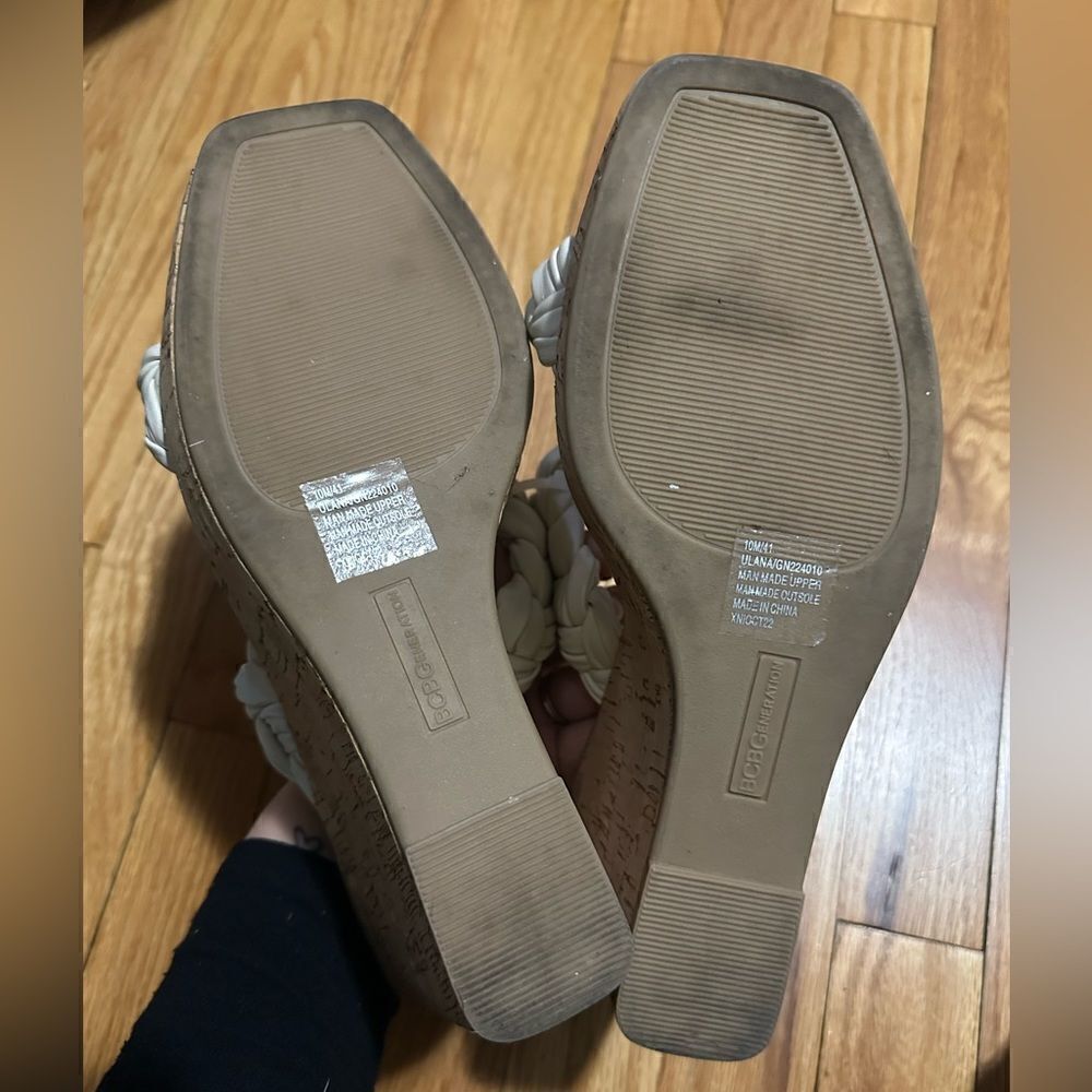 BCBGeneration | Ulana Wedge Sandal - Picture 7 of 9